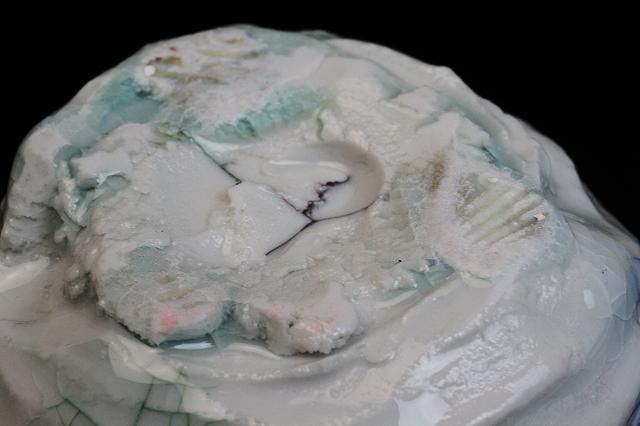 氏家昂大 「 漆貫入彩白磁ぐい呑 」 酒器 盃 - レトロ ＆アート空間