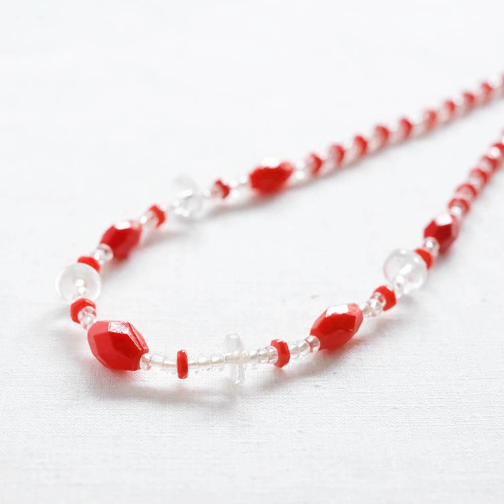 チェコビーズのアンティークネックレス／赤白 - チャルカお買いもの