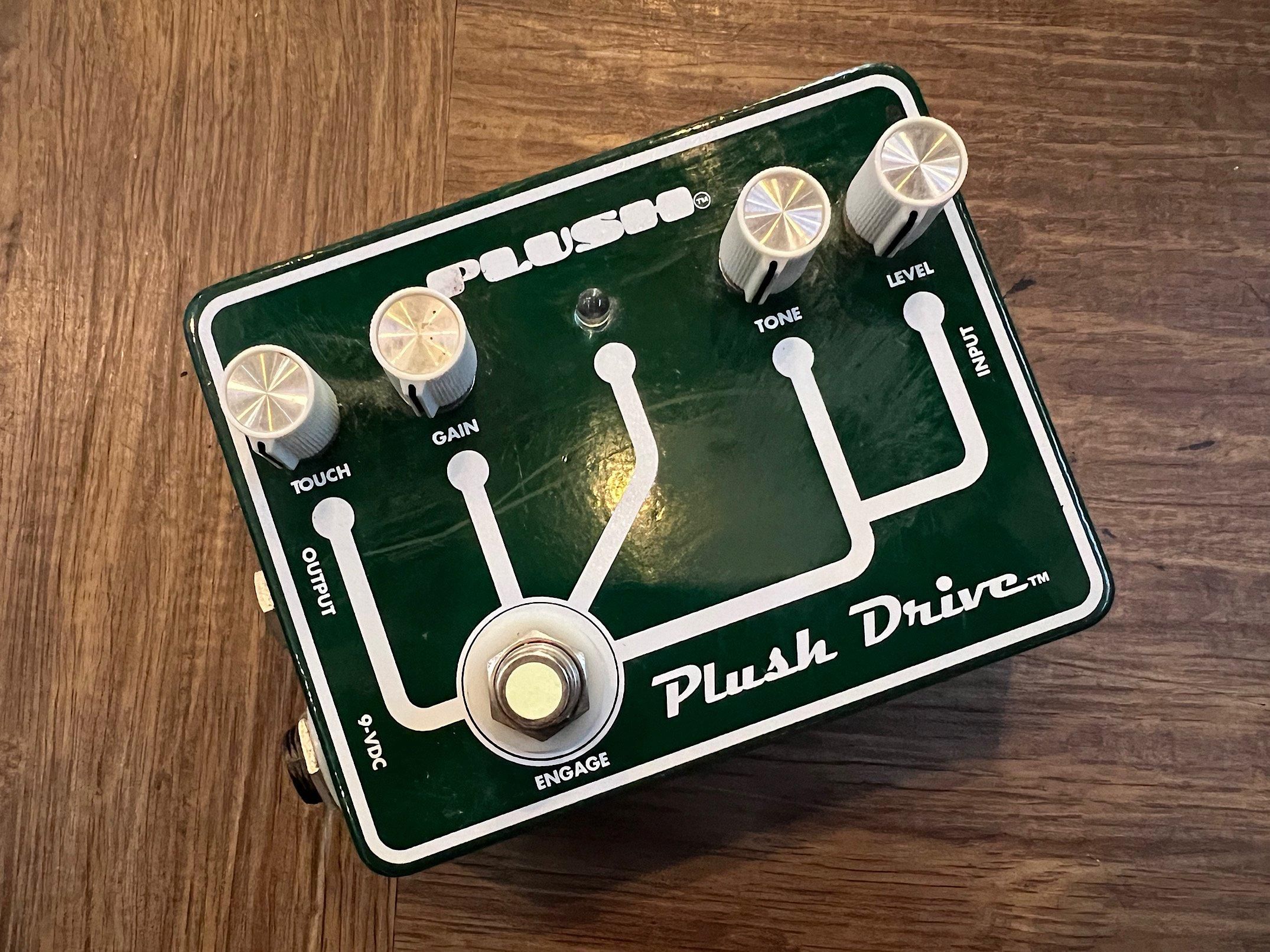 FUCHS PLUSH DRIVE 絶妙なクランチトーンが魅力のダンブル系ペダル