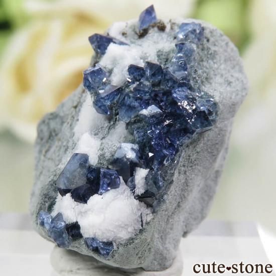 カリフォルニア産 ベニトアイトの母岩付き結晶（原石） 4.2g - cute