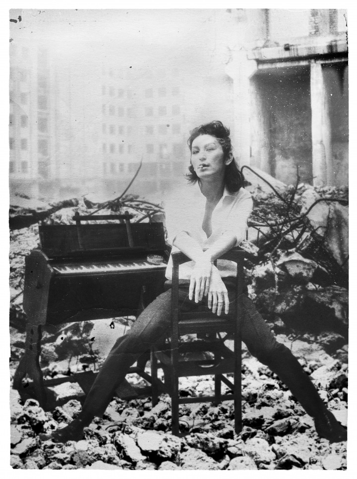 ドレスコーズ志磨遼平がピアノで描く孤高と反抗──コンセプチュアルな