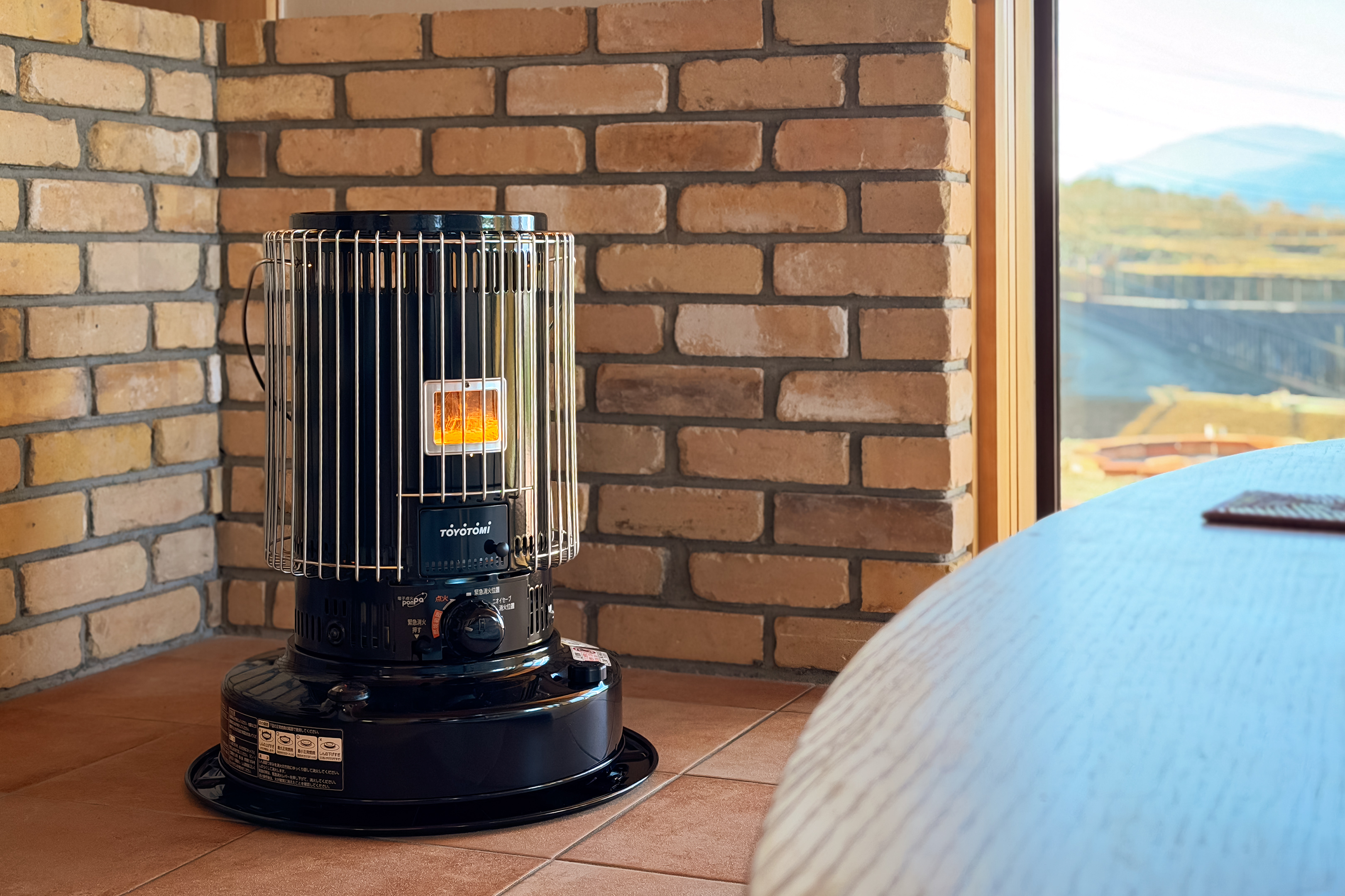 2021年製 自然通気形放式石油ストーブ KS-67H 2021年製 自然通気形放式