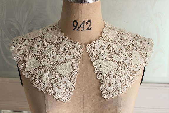 英国アンティーク、アイリッシュクロッシェレースのレース付け襟