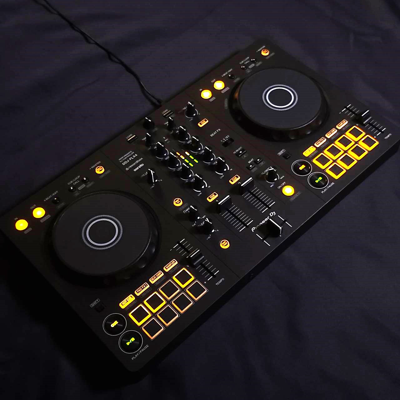 DJ初心者必見】DJコントローラー DDJ-FLX4,DDJ-GRV6,DDJ-FLX10の比較と