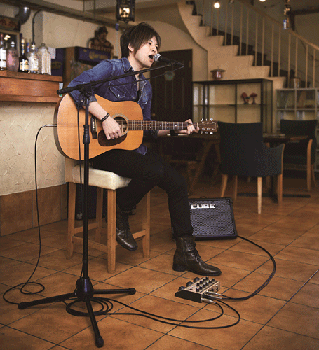 野外でも使えるギター弾き語り用ボーカルエフェクター VE-8 発表