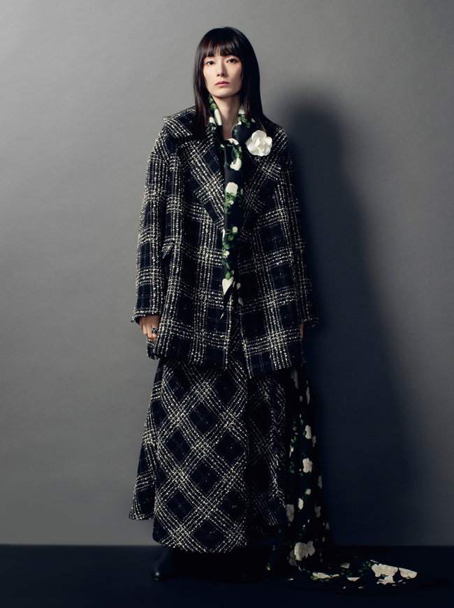 試着のみ】インゲボルグ 黒 スイーツ柄 ポリブラウス/2025年 秋 試着