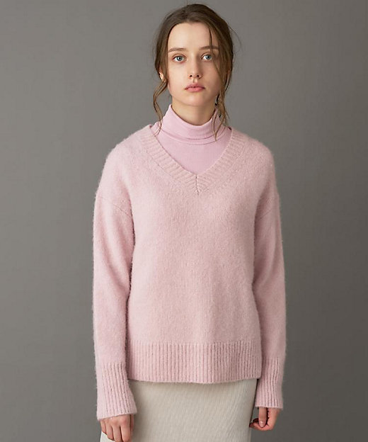 CLASSY．12月号掲載】アルパカブレンドVネックニット