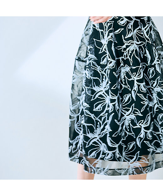 メッシュフラワー刺繍スカート（83043502） | Rose Tiara