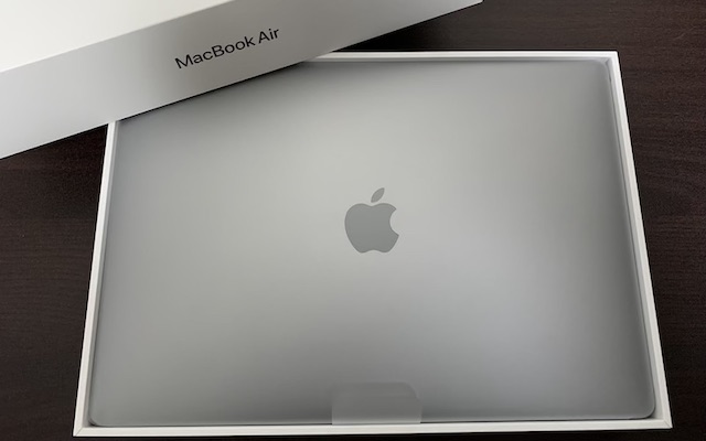 M1 MacBook Air の開封の様子と付属品を紹介 | いわっちろぐ