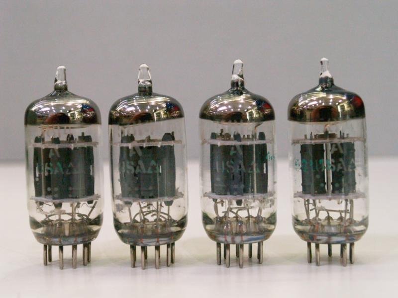 カメラのいわもと：真空管 12AU7、ECC82、同等管、類似管商品在庫一覧
