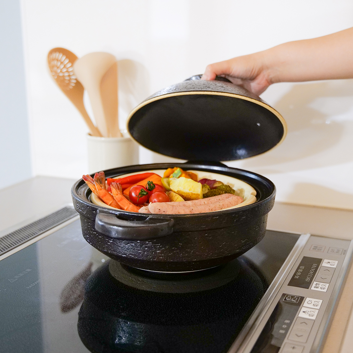 長谷園】 IH対応ヘルシー蒸し鍋 黒釉 小 | itomani（いとまに）｜日常