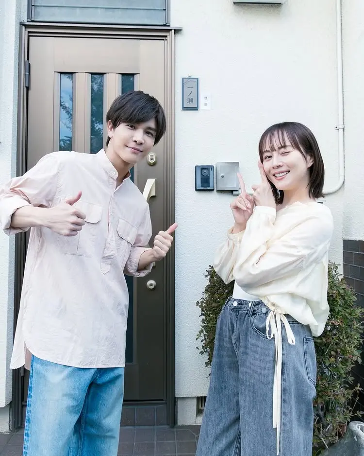 岩田剛典 YWAデニム衣装 背景ありクリアチャーム 岩田剛典、唯一無二の