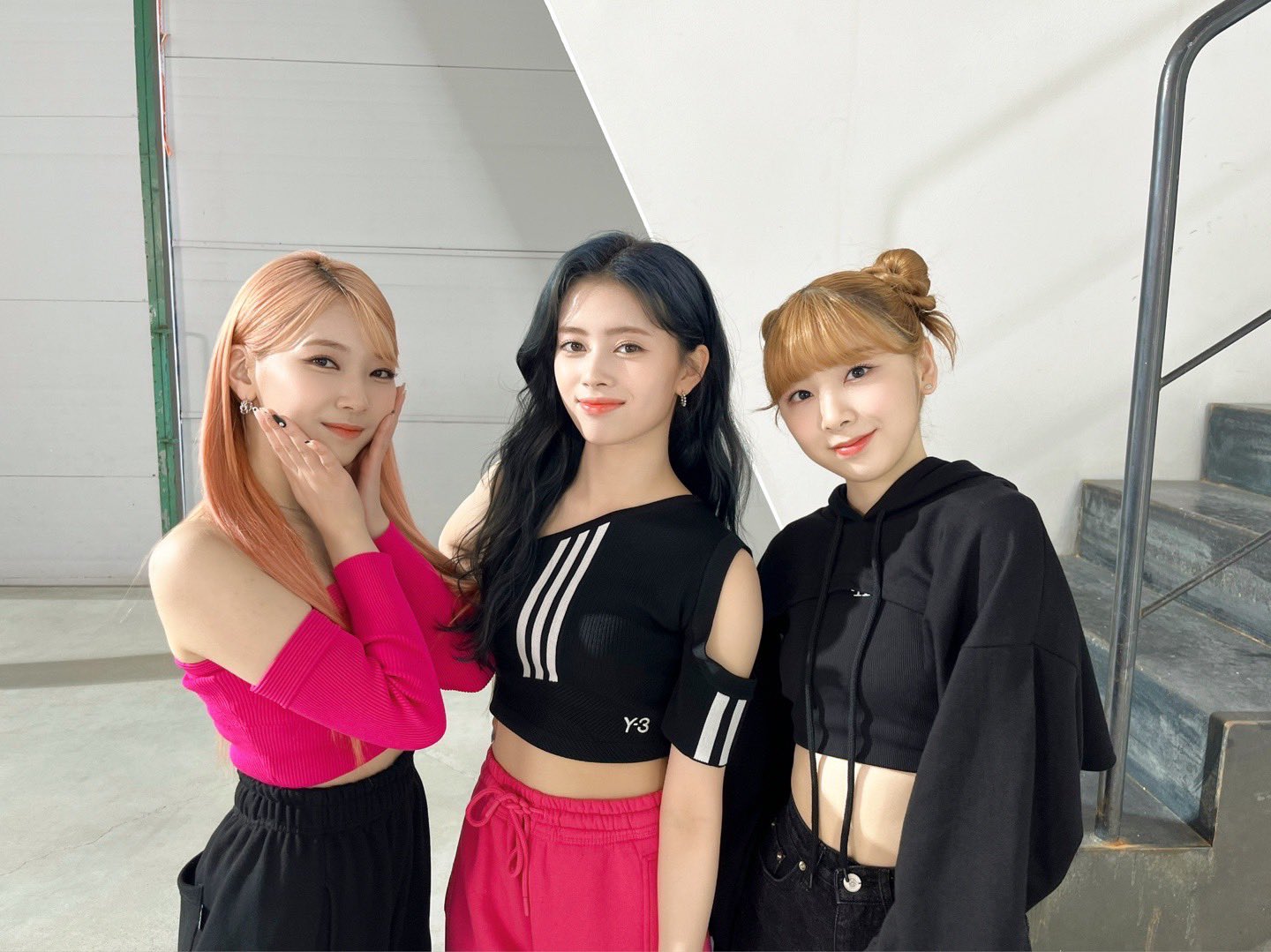 NiziU (マコ リオ マヤ リク アヤカ マユカ リマ ミイヒ ニナ)の私服