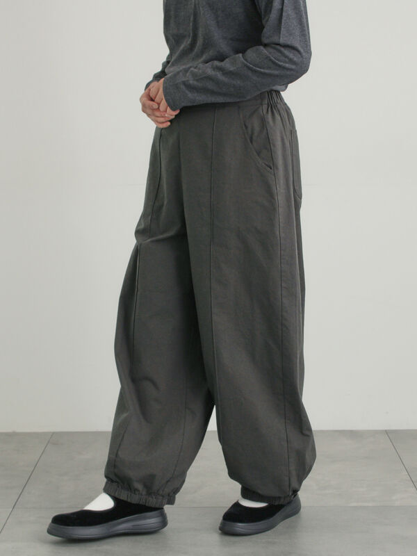 セール】 【M/Lサイズ】センターピンタック裾ギャザーパンツ