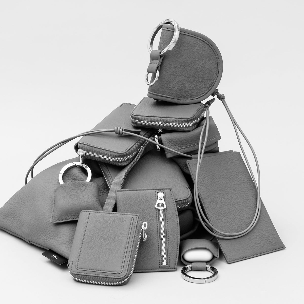 すべての商品｜本革 財布・バッグ・アクセサリー | ITTI（イッチ）公式通販