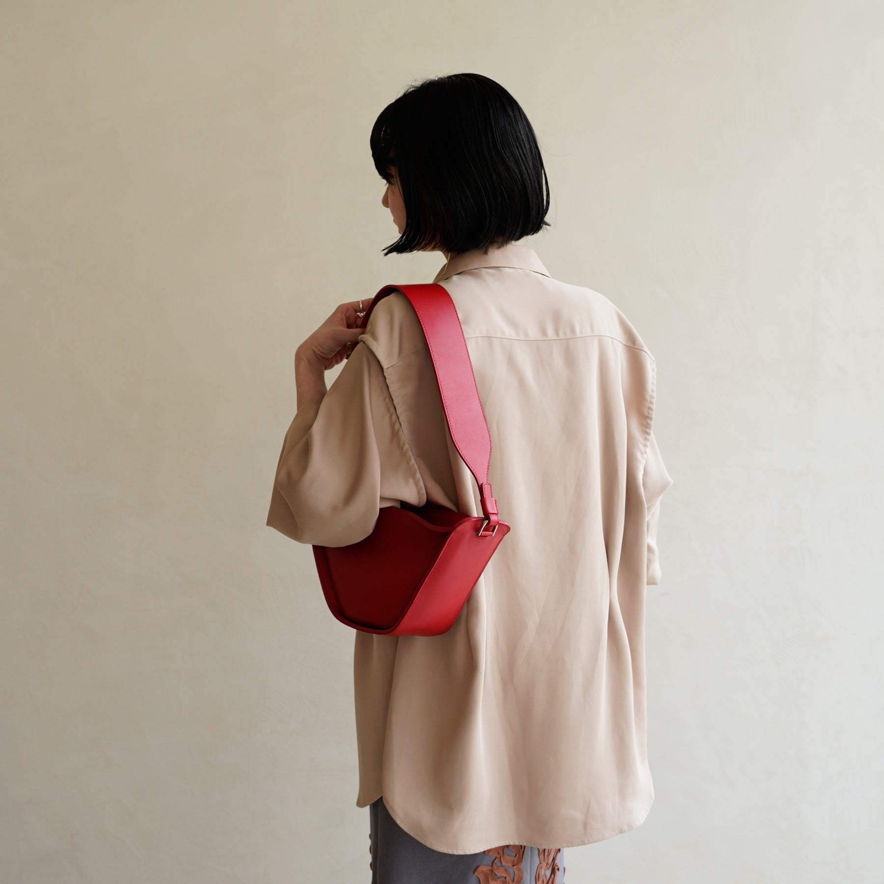 HERRIE MOON SAC / RAPTO FLEX｜上質レザーの舟形ショルダーバッグ