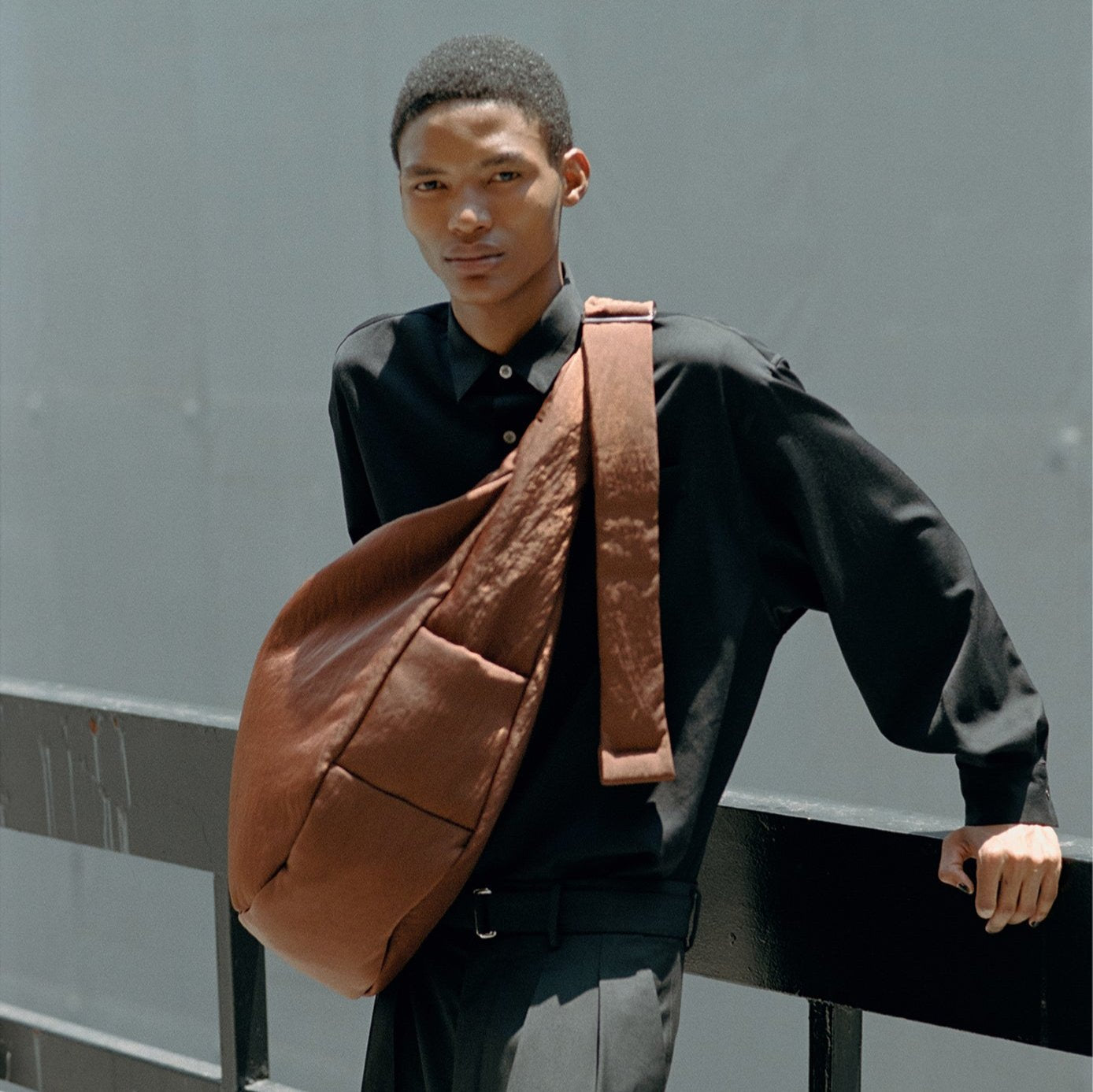 ANNIE PUFFER BIG MOON BAG / CERATO BRIGHT | Padded nylon shoulder