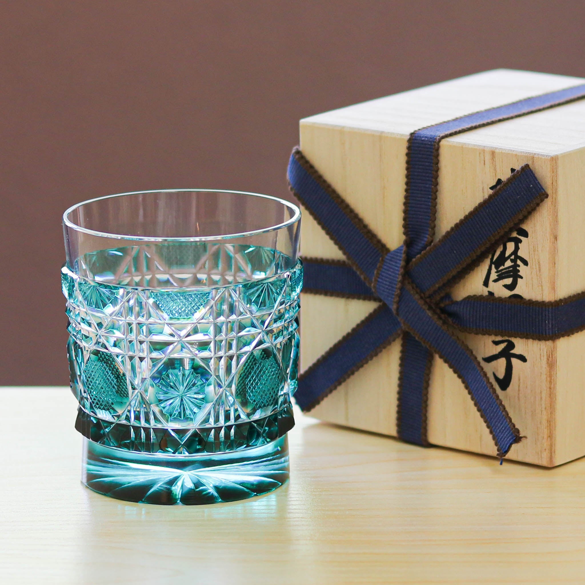 薩摩びーどろ工芸｜鹿児島の伝統工芸 薩摩切子の復元と職人技｜日本工芸堂