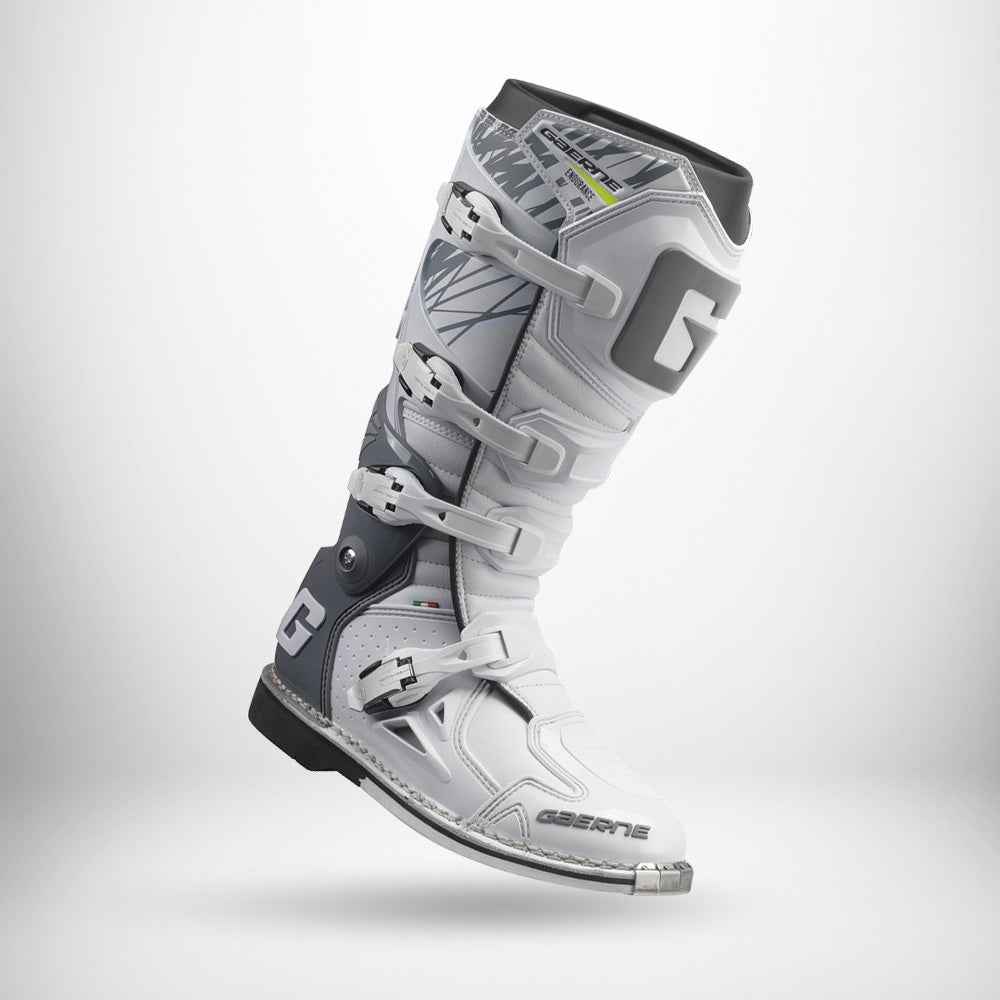 試着無料】ガエルネ ファストバック ホワイト - オフロードブーツ