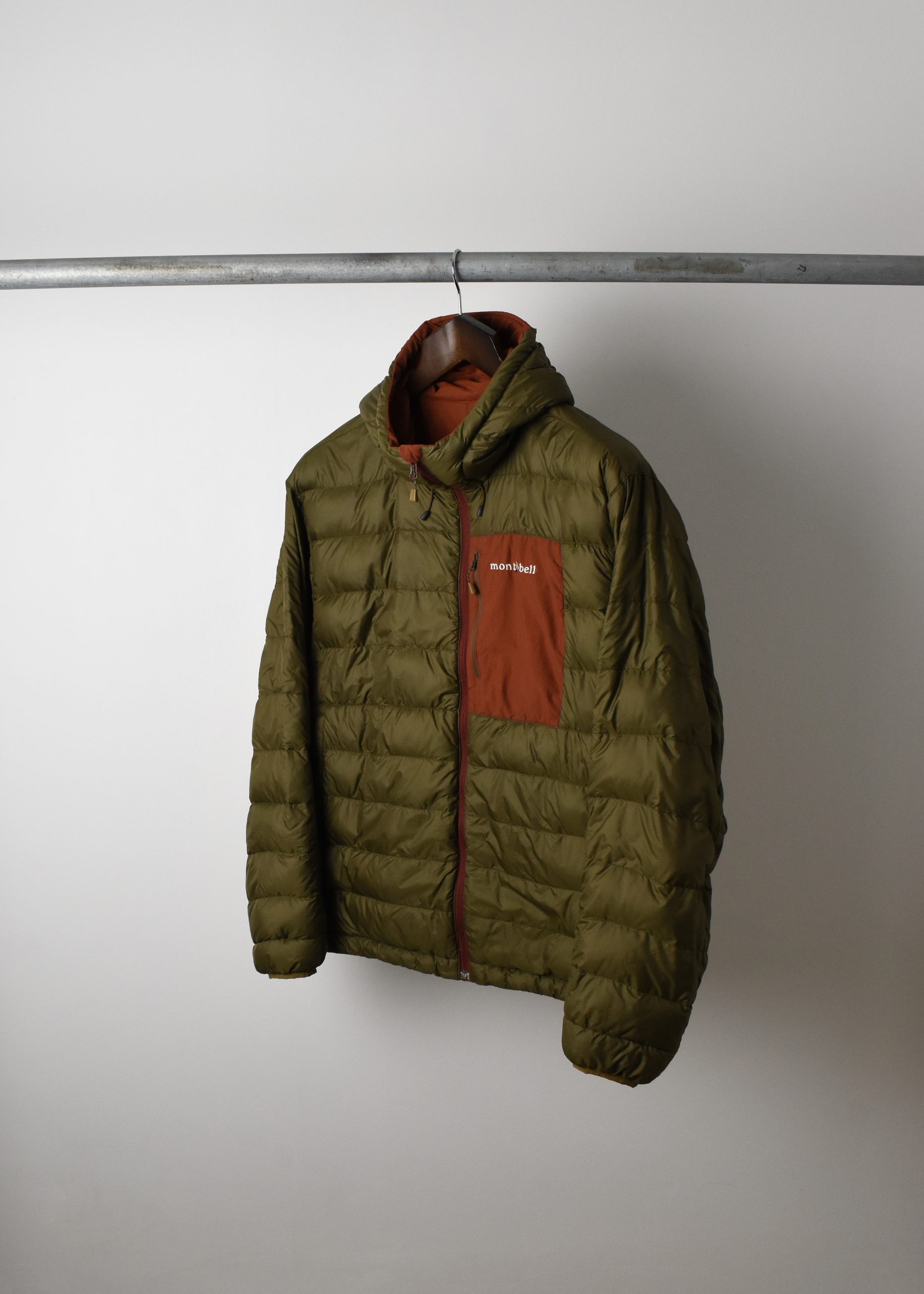 MONTBELL REVERSIBLE HOODED DOWN JACKET (L) - Jazzy Badger