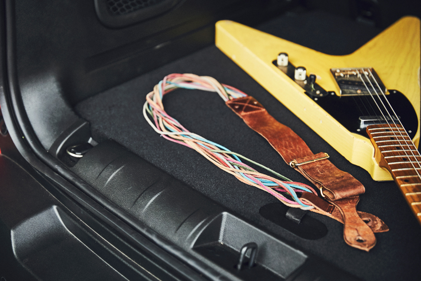 MY STANDARD. 音楽家・長岡亮介さんの定番アイテム7選