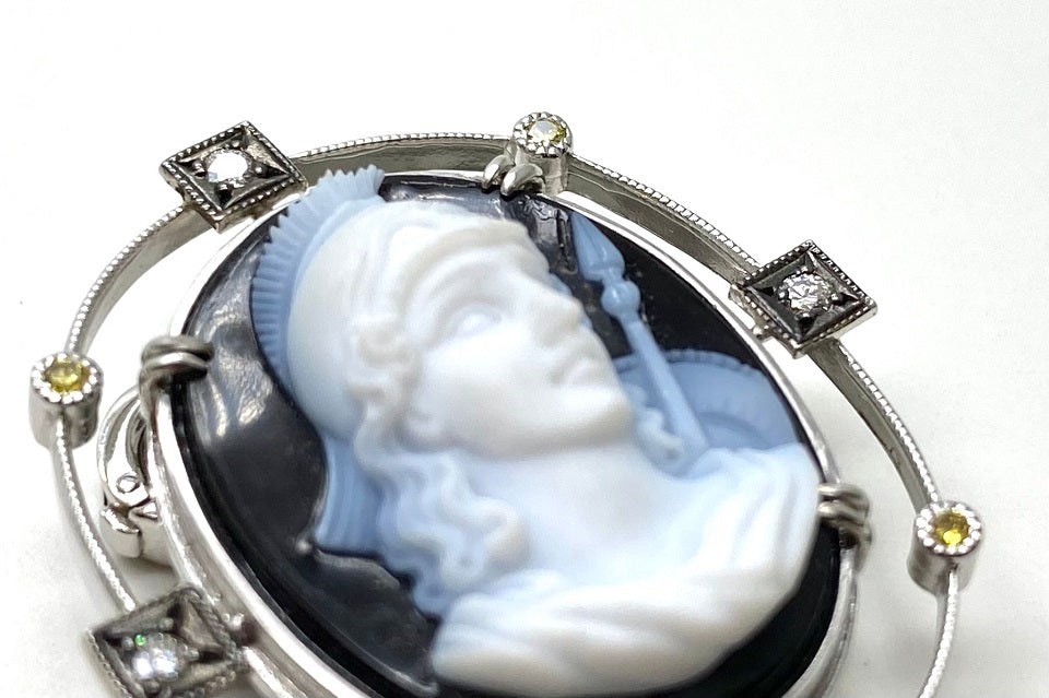 Susanne Ostgen 【スザンナ オスティジェーン】 K18WGストーンカメオ