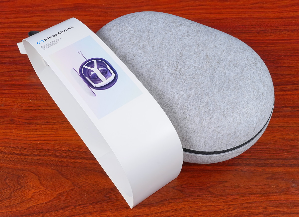 Meta Quest 3 携帯用ケース」をフォトレビュー。薬品臭なしで安心