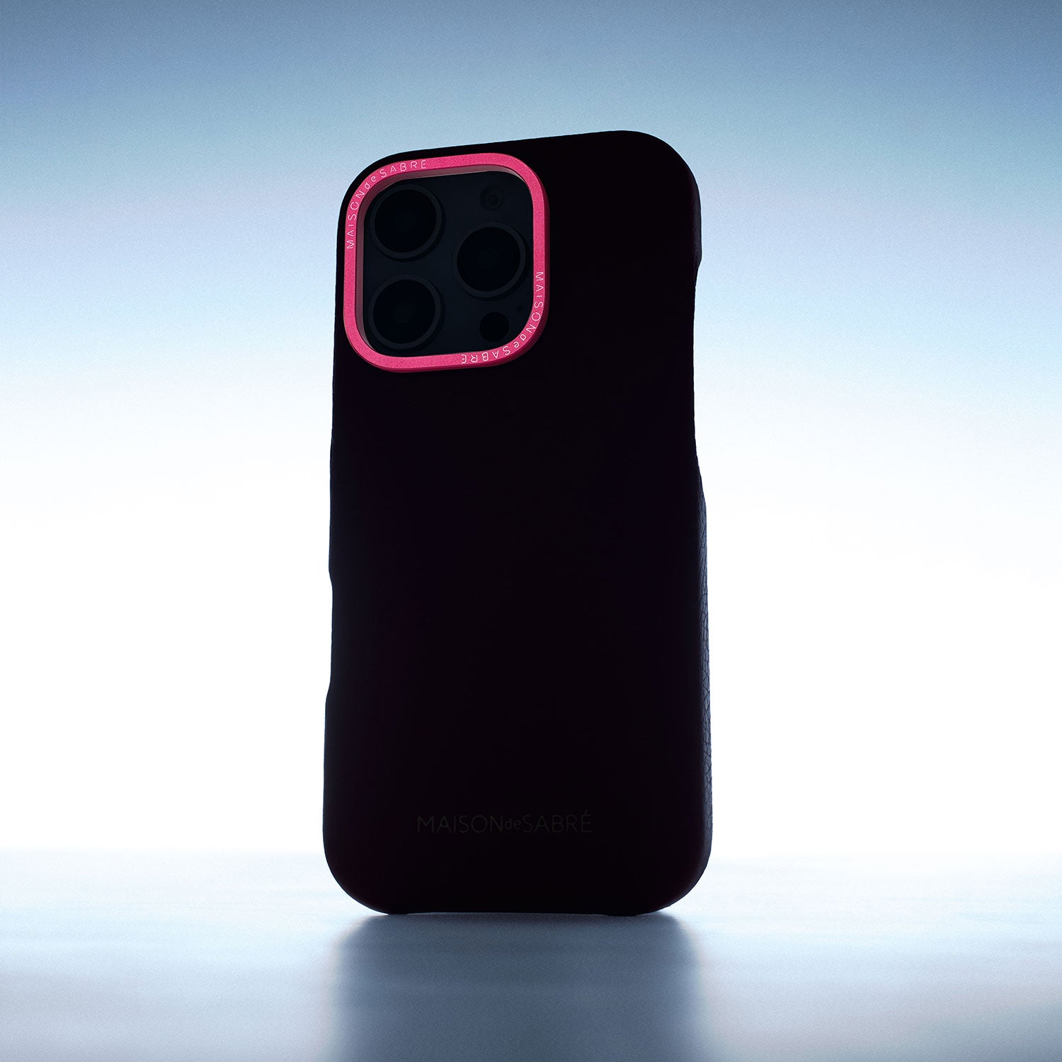 The Sling Phone Case iPhone 16 Pro Max - Shibuya Fuchsia – MAISON