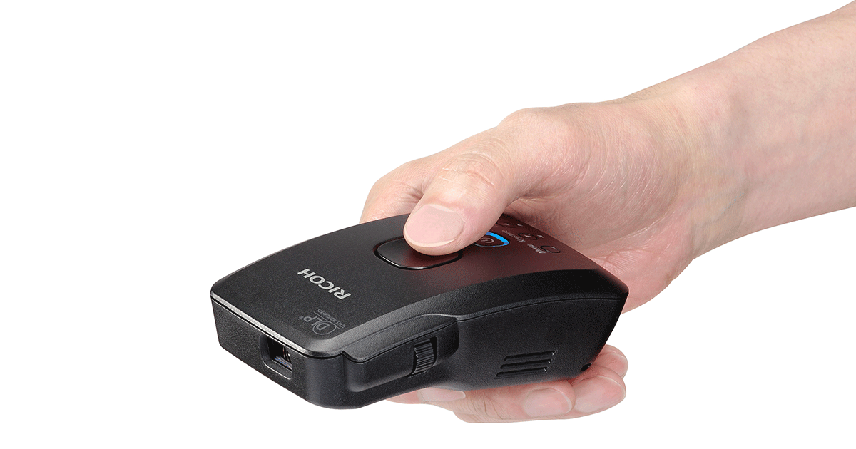 手持ちで使える小型ハンディプロジェクター「RICOH Image Pointer GP01