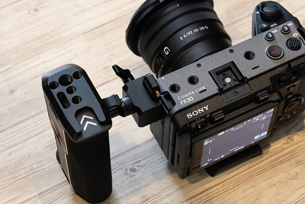ソニー「FX30」レビュー。コンパクトな中にバランス良い機能、ガチで