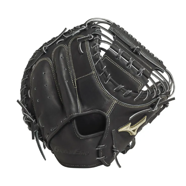 信頼を掴むミズノのキャッチャーミット・プロテクター「號-SAKEBI