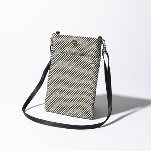 sasicco スマホショルダー 白と黒の市松 | 三河木綿 刺子織 | タネイ