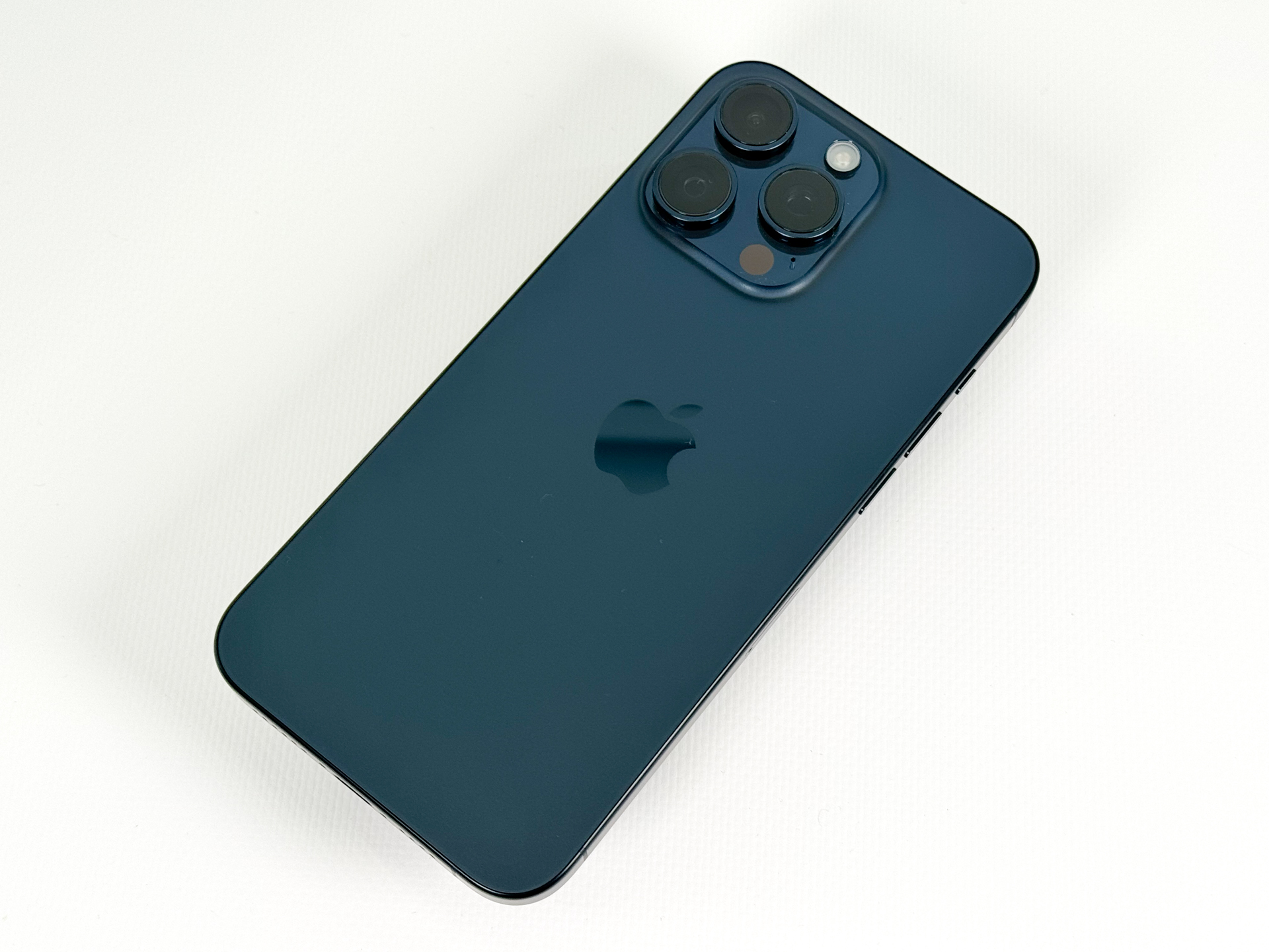 Apple iPhone 15 Pro ブルーチタニウム 本体 iPhone 15 Pro Blue