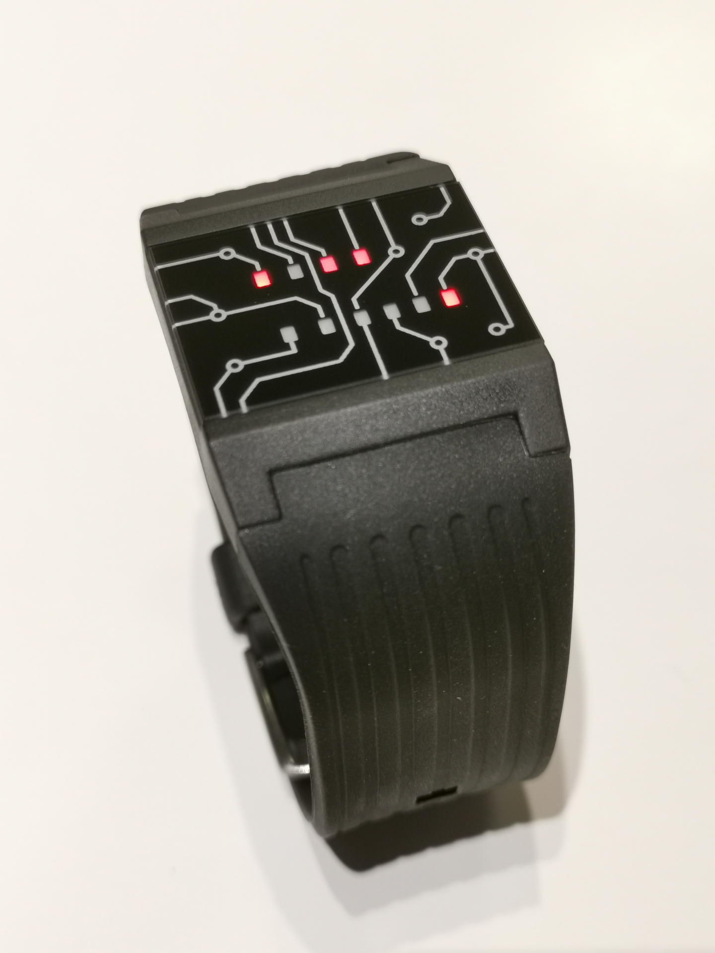 久し振りに懐かしいバイナリーウォッチを買った！ - ケータイ Watch