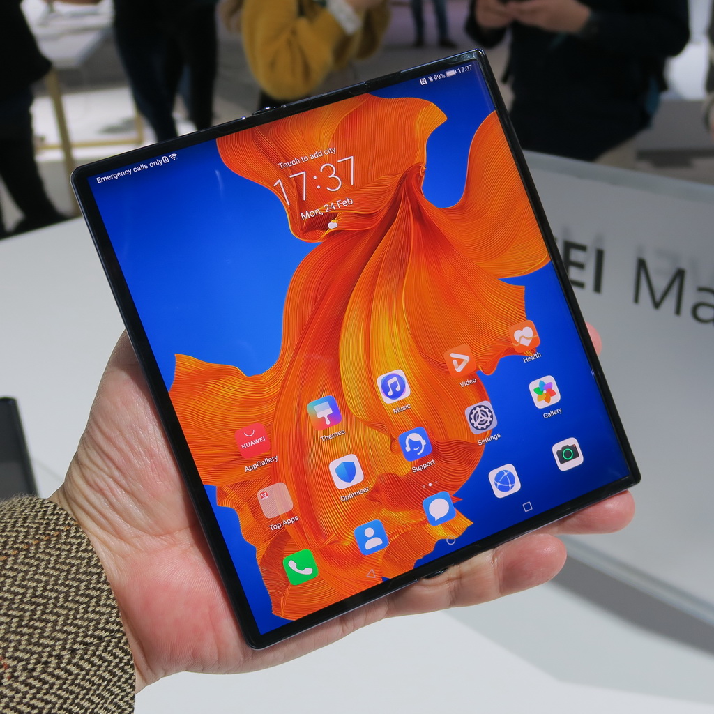 ファーウェイ、「HUAWEI Mate Xs」をタッチ＆トライで公開 - ケータイ