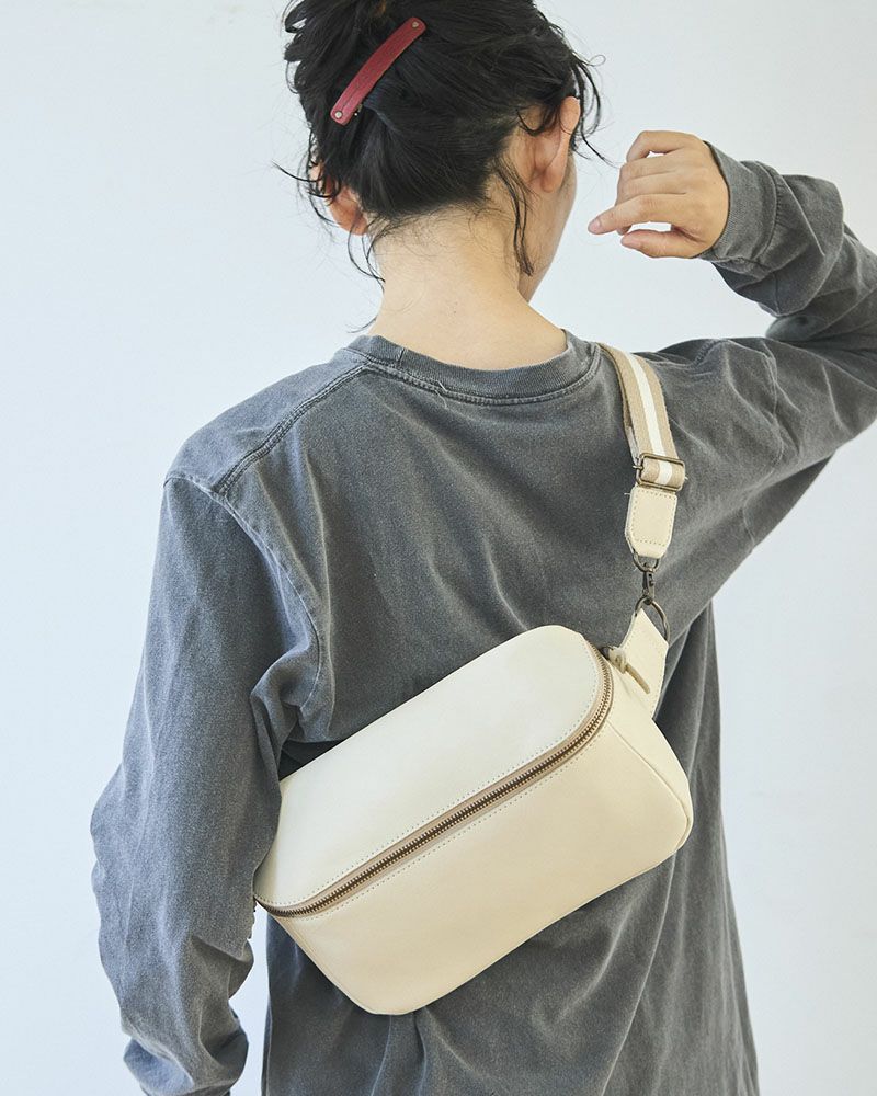 カンミ kanmi 「All story ボディバッグ」 バニラ 【公式通販】