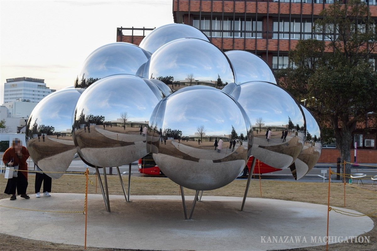金沢21世紀美術館に新たなシンボル「まる」が誕生!｜金沢まちゲーション