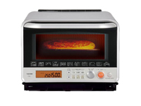 東芝、上下2段で同時にピザが焼けるオーブンレンジ「石窯ドーム