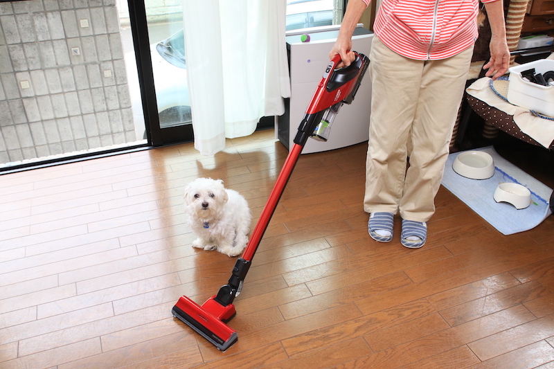 着脱式バッテリーで時間を気にせず掃除できる! 日立のスティック掃除機