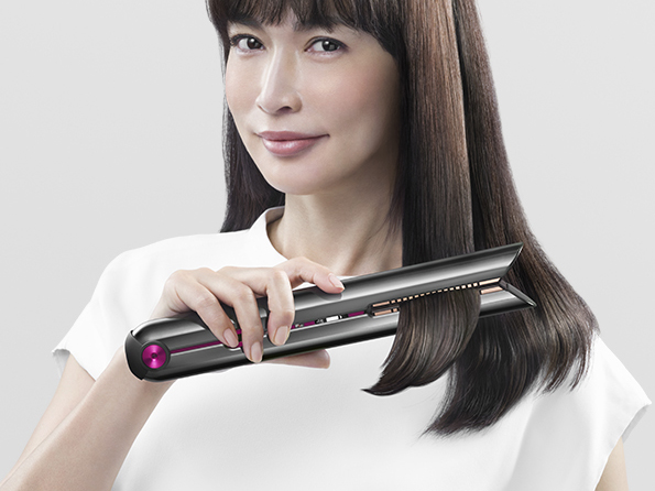 ダイソンから“熱に頼らない”ヘアアイロン。毛束に合わせてプレートが