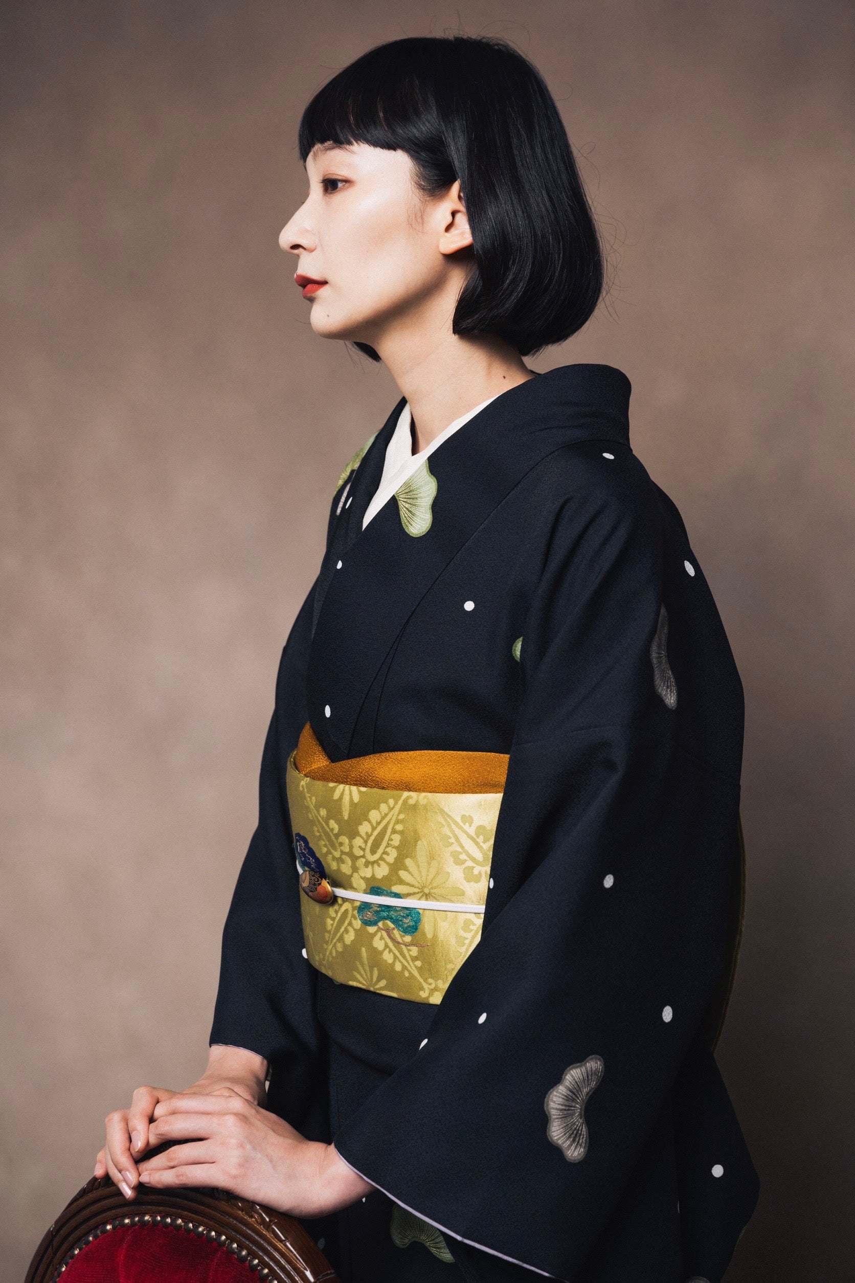 東レシルック 小紋 ～kifkif～「笠松」 墨黒 【袷・単衣用】 – KAERUWA