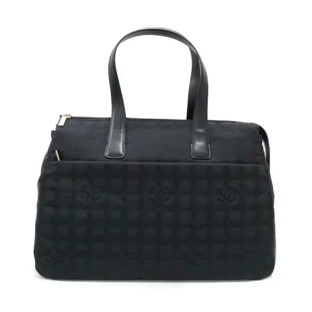 シャネル】ニュートラベルラインは今更流行遅れでダサい？定価やコーデ