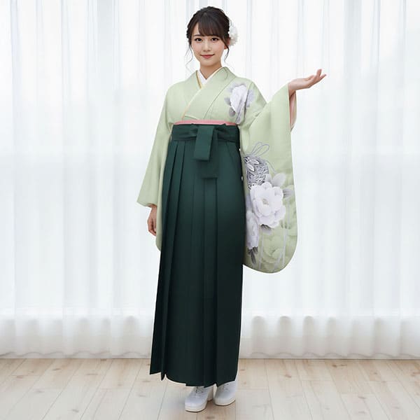薄緑地に鈴と牡丹・深緑袴（無地） （二尺袖）／卒業式 | 宅配着物