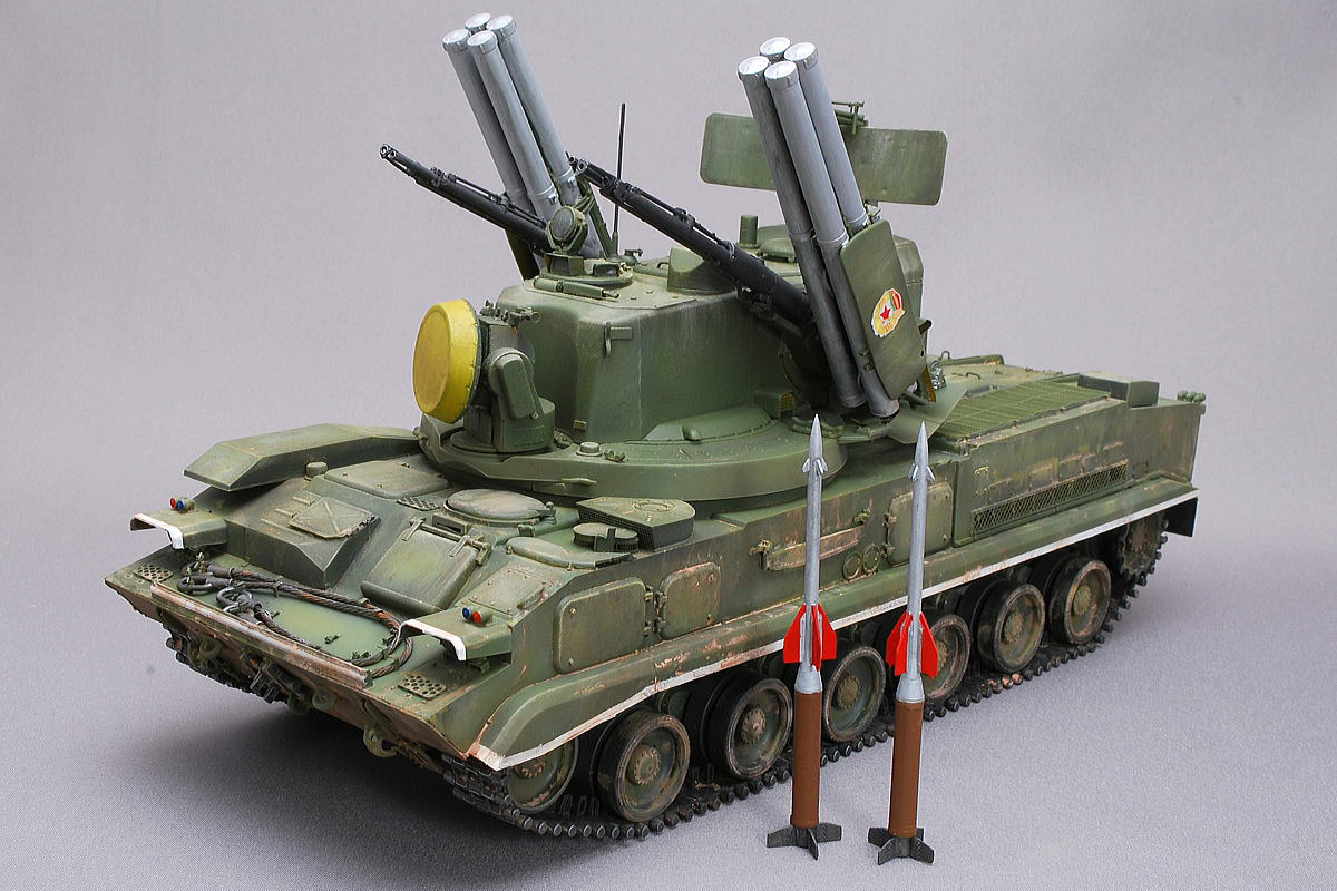 ツングースカ 2S6M ロシア軍対空自走砲 パンダホビー 1/35 組立と塗装