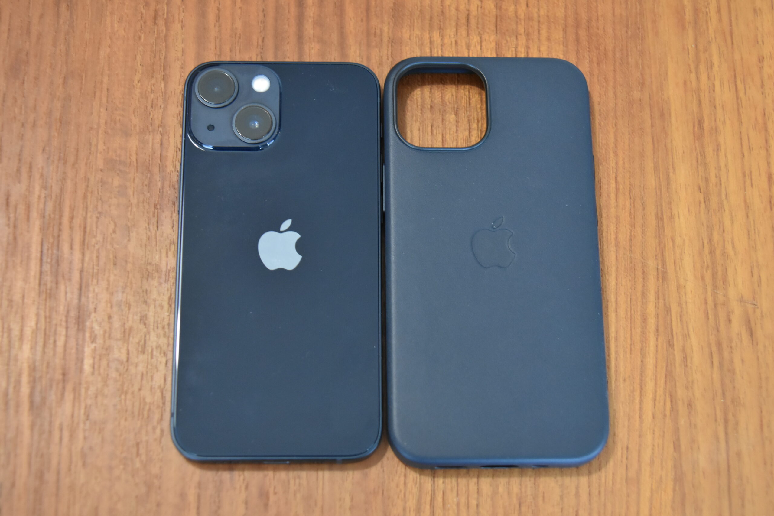 iPhone 13 mini アップル純正レザーケース ［ミッドナイト］レビュー！の巻