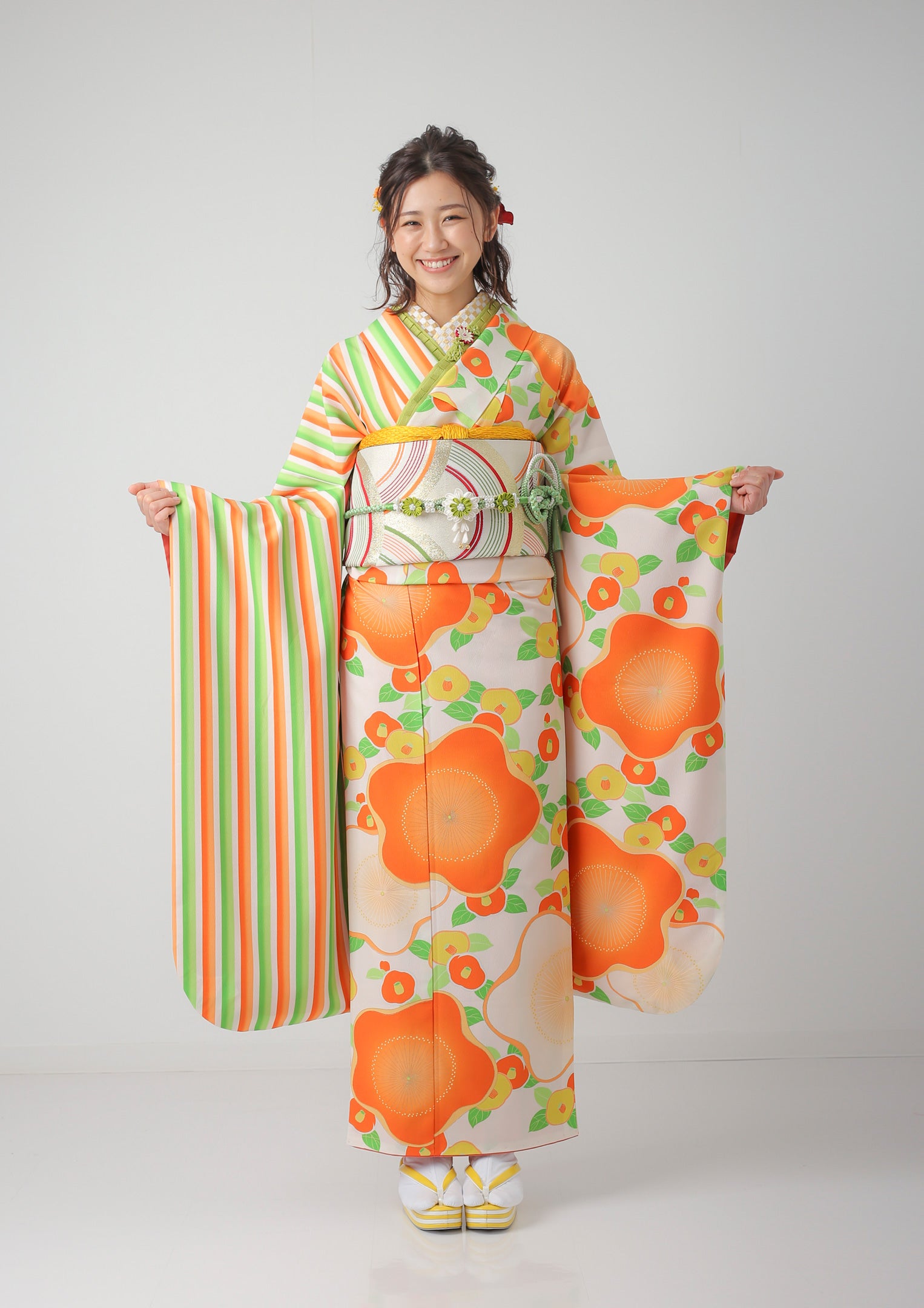 振袖ネットレンタル：オレンジストライプ】カラフルな色合いがキュート