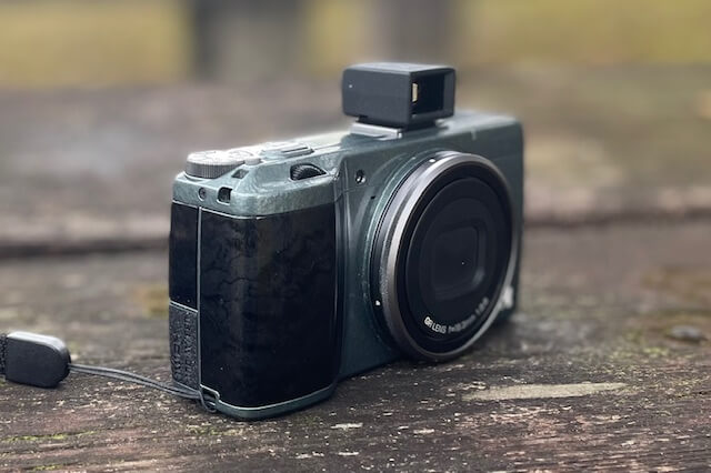 ファインダーのあるGR」にハマる。｜記憶カメラ