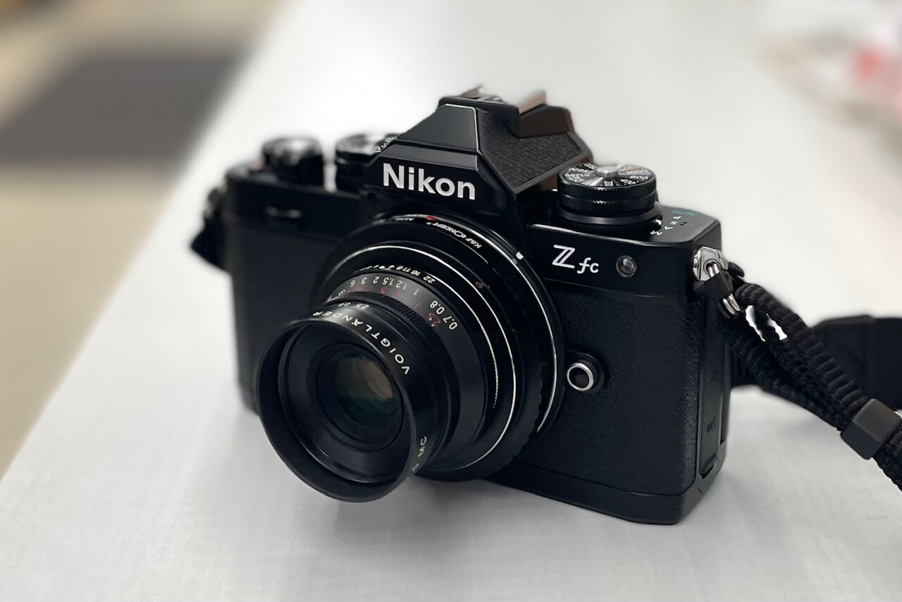 ライトなフィルムカメラ Nikon FEに近いのは、ZfよりZfcかな。｜記憶カメラ