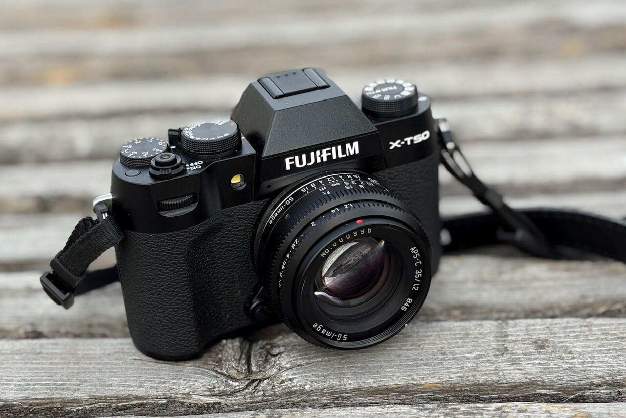 一万円台で手に入れられる、APS-C用大口径レンズ SG-image 35mm f1.2を