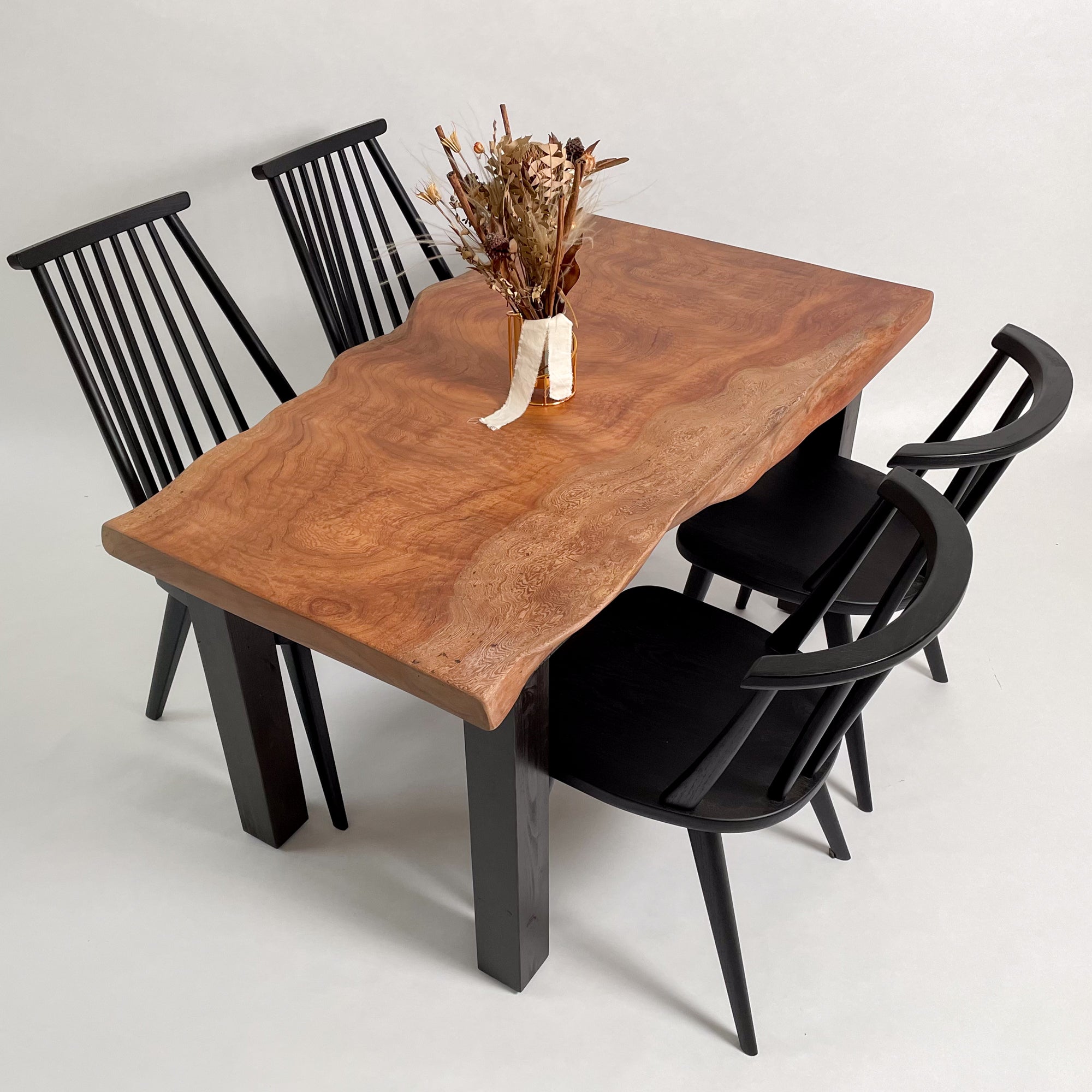 KIDOMEIMOKU サペリ一枚板ダイニングテーブル｜130cm(4人掛け